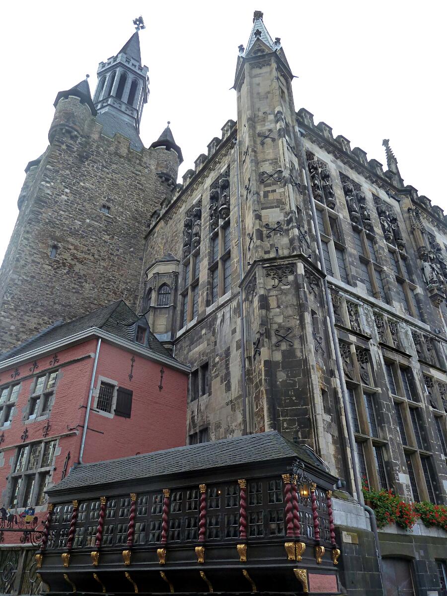 Aachener Rathaus (14. Jh.)