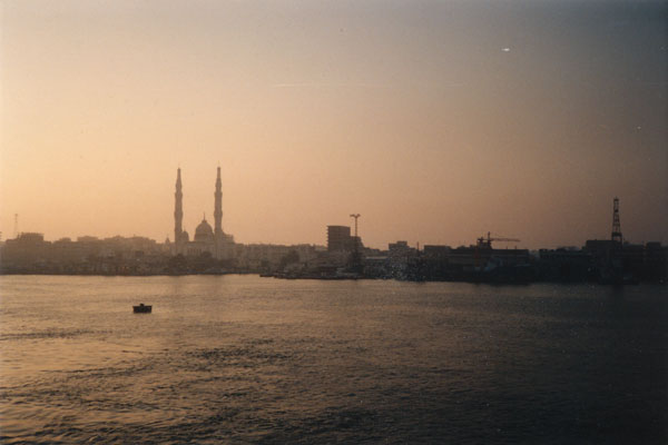 Port Said - Einfahrt zum Suezkanal und neue groe Moschee in Port Fuad1