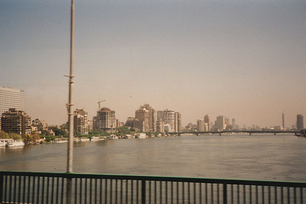Kairo - Skyline von einer Nilbrcke