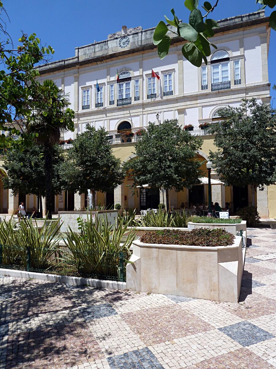 Silves - Largo do Municipio mit C�mara Municipal