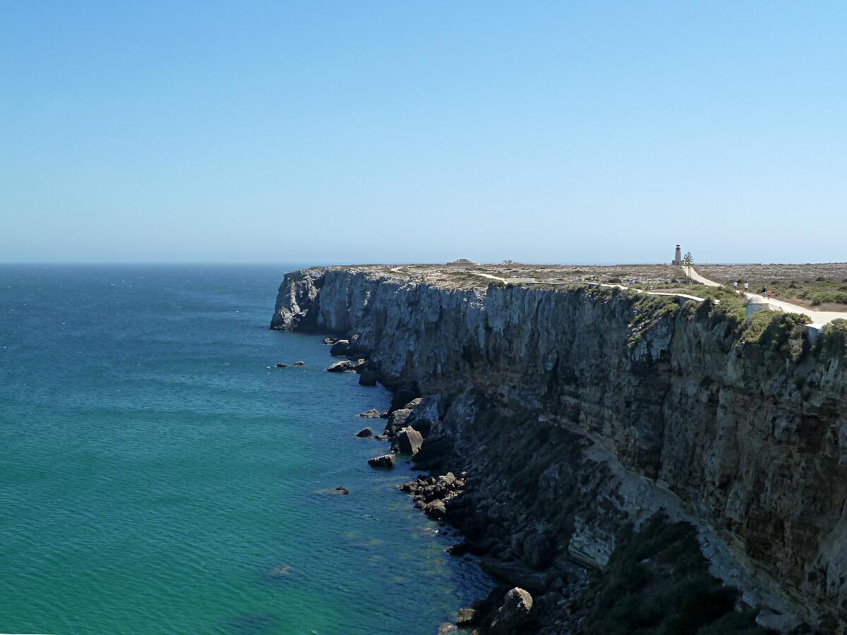 Ponta de Sagres - Klanginstallation 'A Voz do Mar' und Leuchtturm