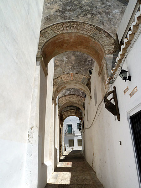 Vejer de la Frontera - Schwippb�gen an der Iglesia del Divino Salvador