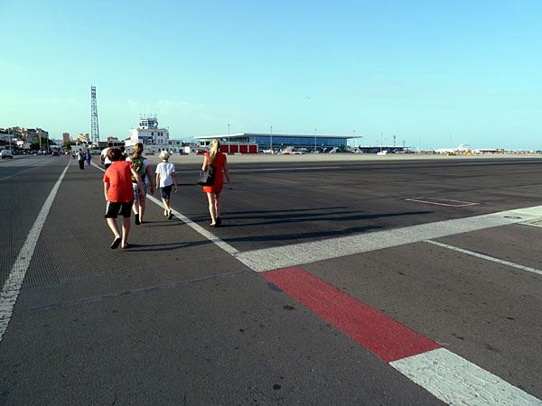 Gibraltar - Airport mit New Terminal