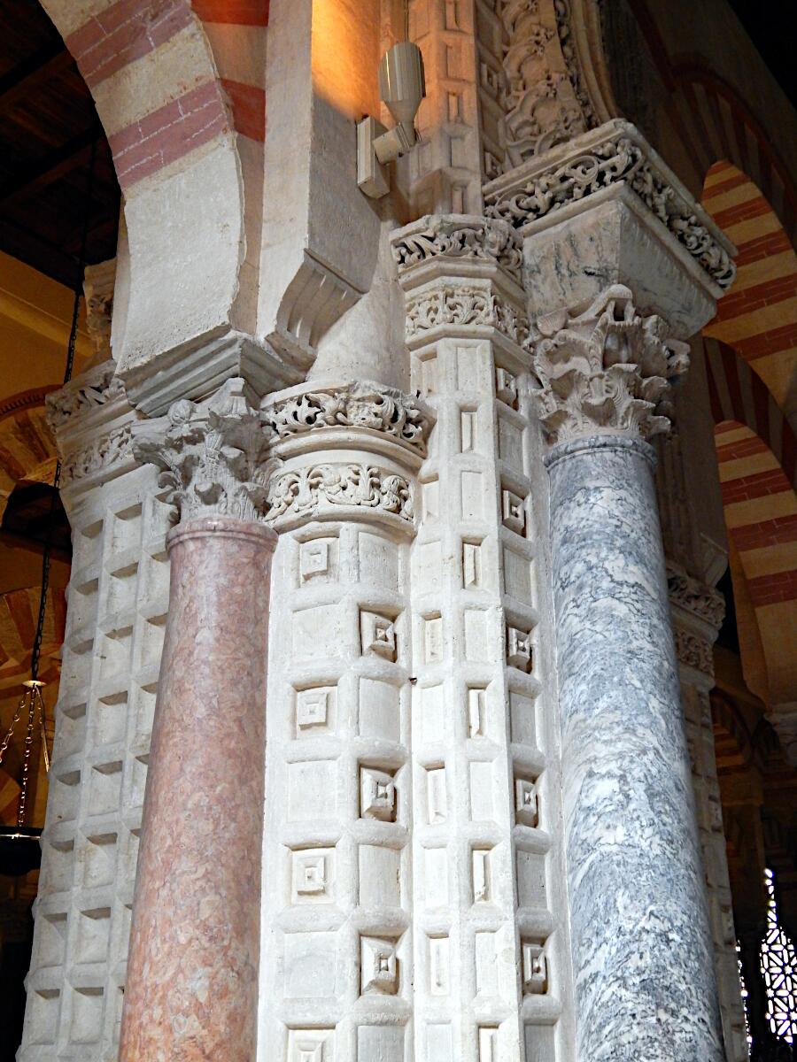 Mezquita-Catedral de C�rdoba (ab 785) - r�mische S�ulen im Betsaal