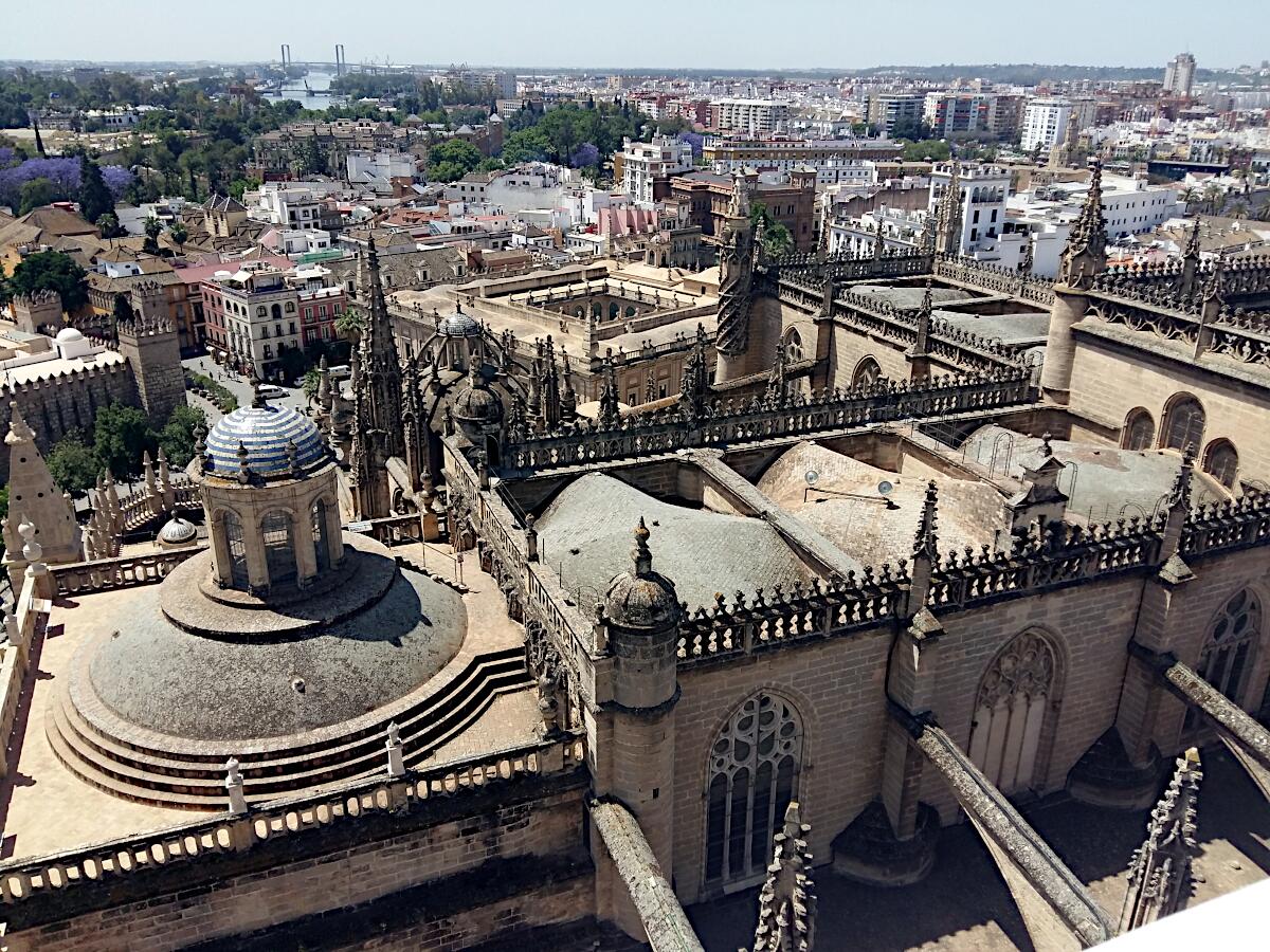 Blickrichtung S�d - Capilla Real, Hauptschiff und Querschiff, Archivo General de Indias (1584-98; 1785)