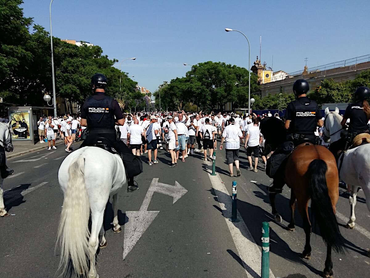 Avenida Eduardo Dato - 2 Stunden 57 Min. bis Anpfiff