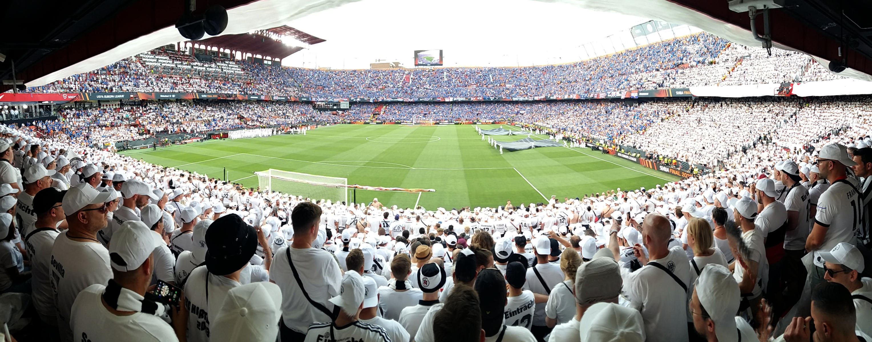 Estadio Ram�n S�nchez Pizju�n - 12 Min. bis Anpfiff