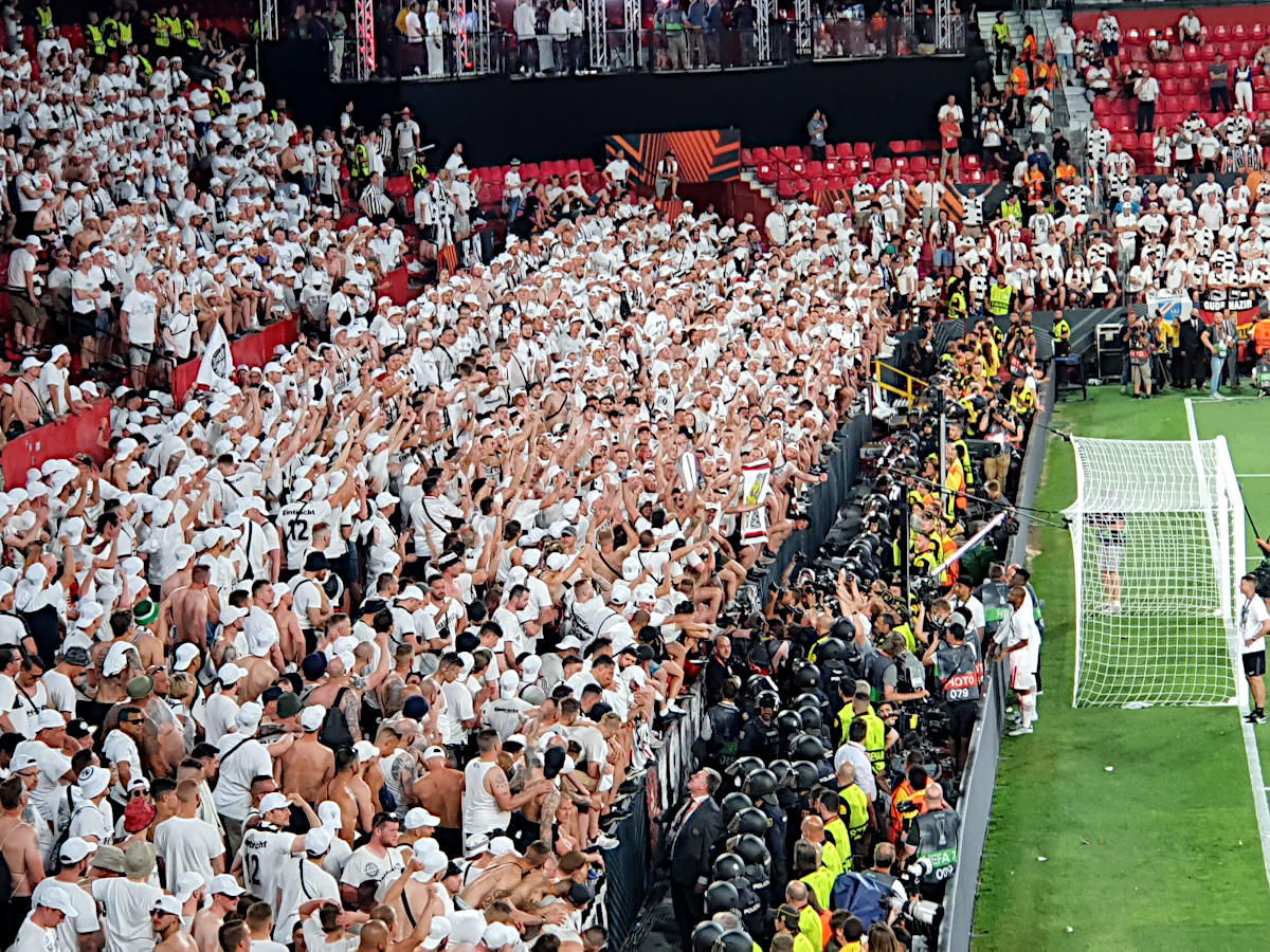 Estadio Ram�n S�nchez Pizju�n - 00.30 Uhr