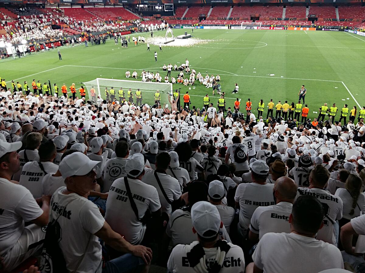 Estadio Ram�n S�nchez Pizju�n - 00.35 Uhr