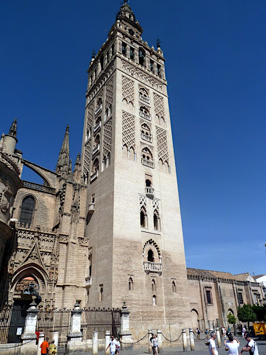 La Giralda (1196; 1568)