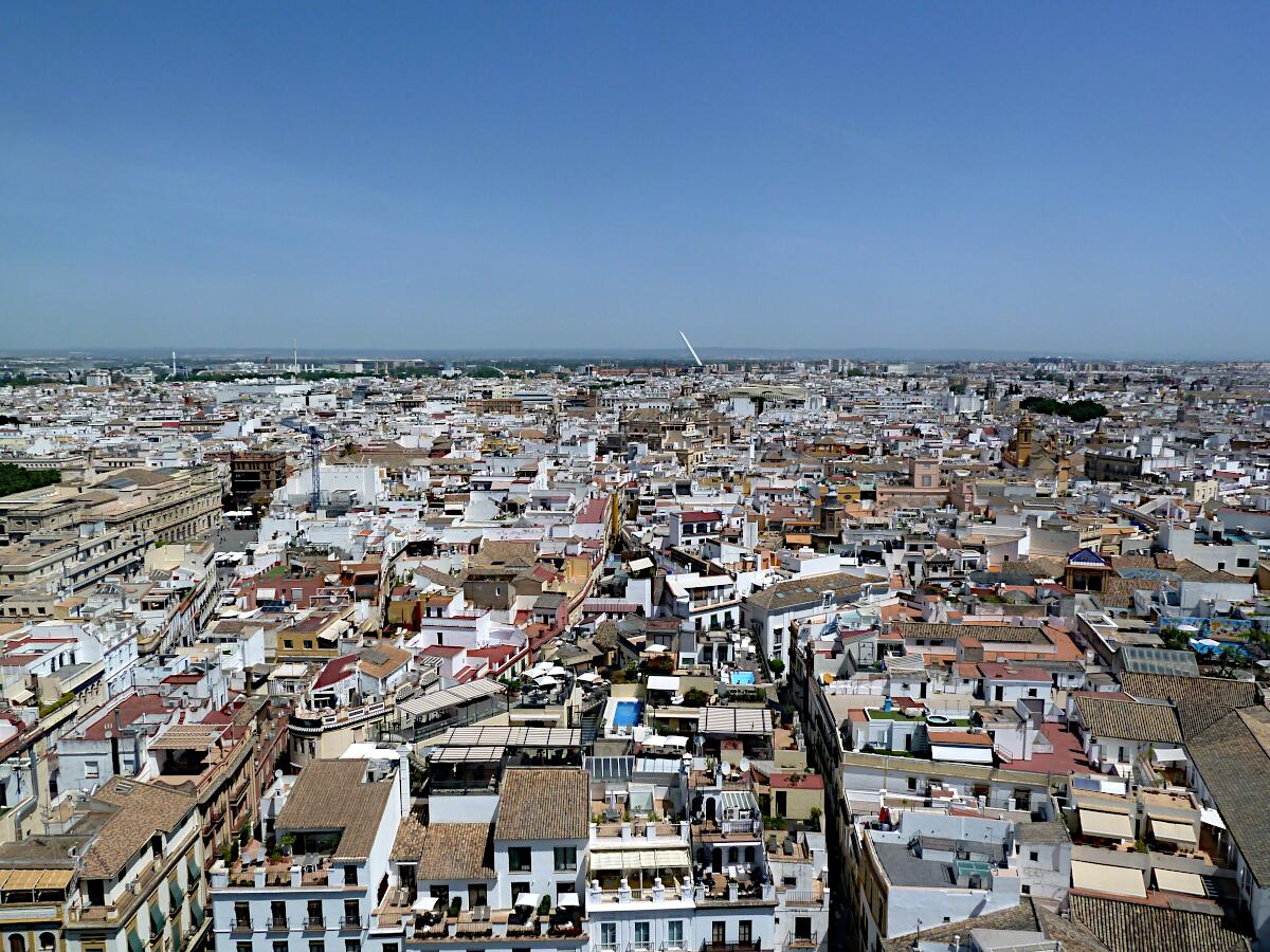 Blickrichtung Nord - im Hintergrund Estadio La Cartuja und Puente del Alamillo