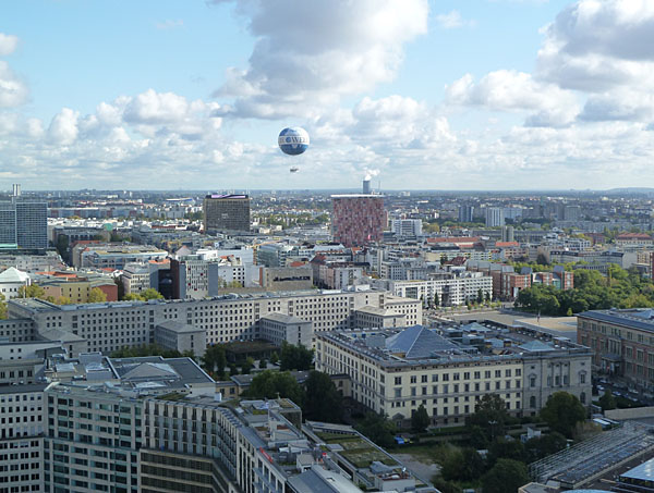 Potsdamer Platz - Blickrichtung Ost vom Kohlhoff-Tower (Wilhelmstrae)