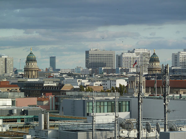 Blickrichtung Sdosten vom Reichstag - Franzsischer und Deutscher Dom