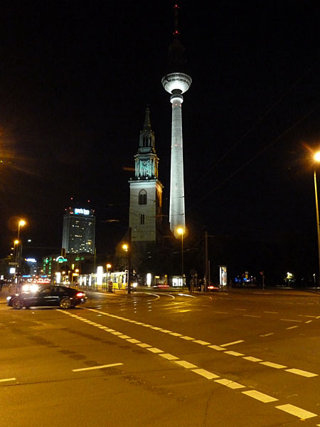 Alexanderplatz - St. Marienkirche und Fernsehturm