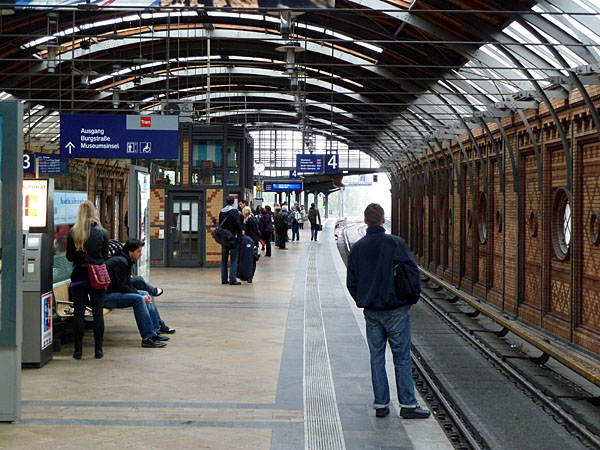 Hackescher Markt - S-Bahnhof