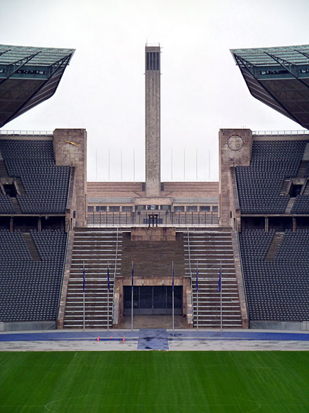 Olympiastadion - Marathontor (Blickrichtung West)