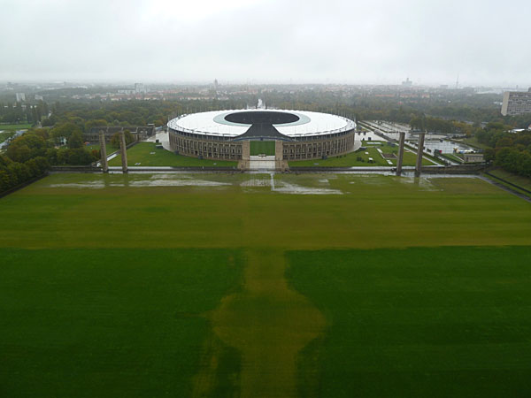 Olympiapark - Blickrichtung Ost vom Glockenturm