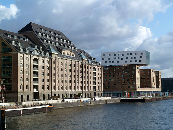 Stralauer Allee - ehem. Speichergebude und Hotel Nhow Berlin