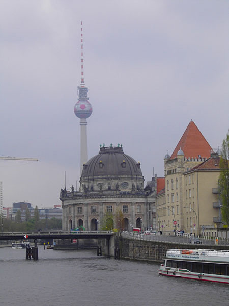 Museumsinsel und Fernsehturm - von der Weidendammbrcke