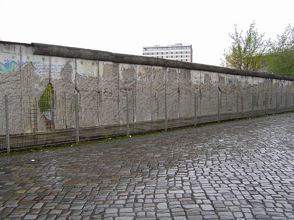 Niederkirchnerstrae - Reste der Berliner Mauer