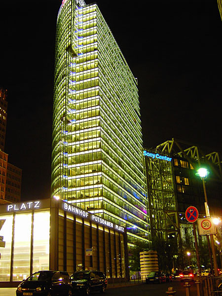Potsdamer Platz - Bahn-Tower mit Bahnhof und SonyCenter