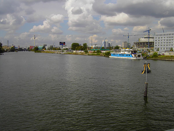 Spreeblick - von der Oberbaumbrcke Richtung Mitte