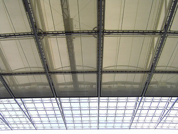 Olympiastadion - Dachausschnitt Sdtribne