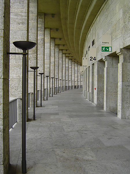 Olympiastadion - Nordtribne (Oberer Umgang)