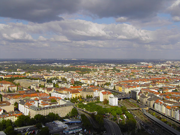 Messegelnde - Blickrichtung Westend