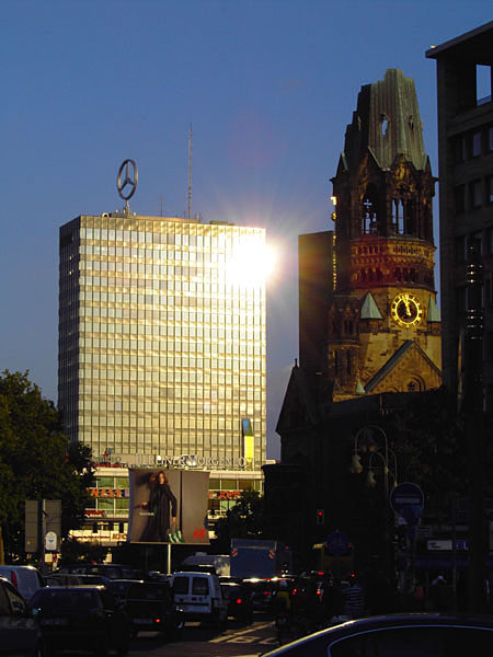 Breitscheidplatz - Europa Center und Kaiser-Wilhelm-Gedchtniskirche