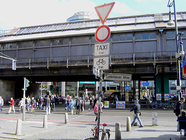 U-Bahnhof Schnhauser Allee