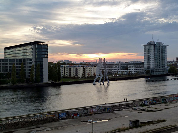 Spreeufer - Treptowers (westlicher Teil) und Molecule Man