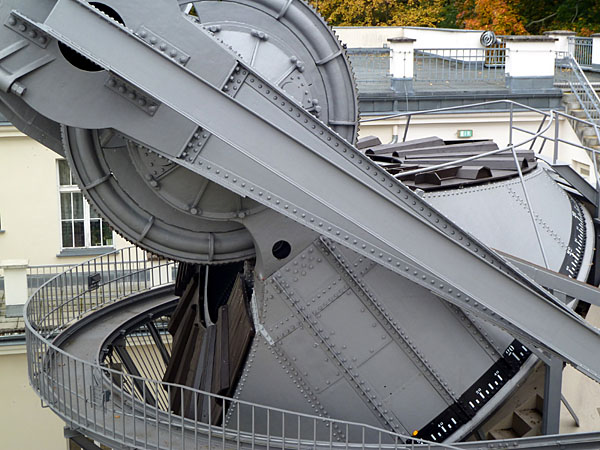 Archenhold-Sternwarte (1896) - Groer Refraktor (Stunden- und Deklinationsachse im Detail)