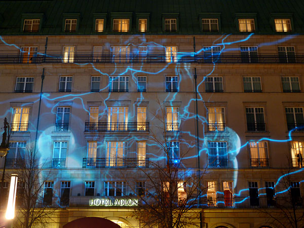 Unter den Linden - Hotel Adlon (Installation zum 'Festival of Lights')