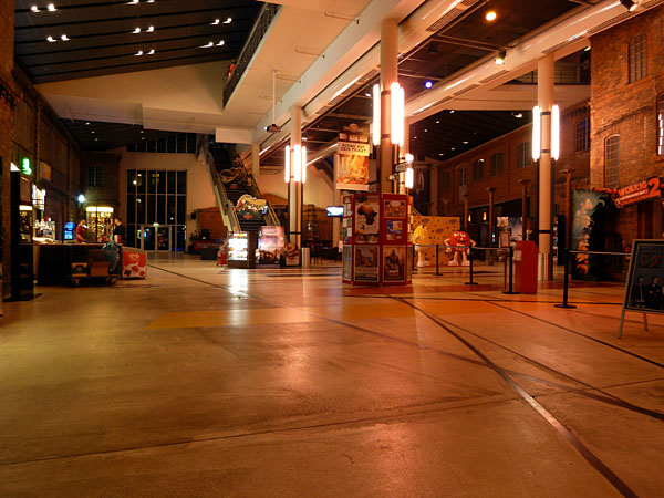 Gleimstrae - UCI Kinowelt Colosseum (ehem. Wagenhalle und Busdepot)
