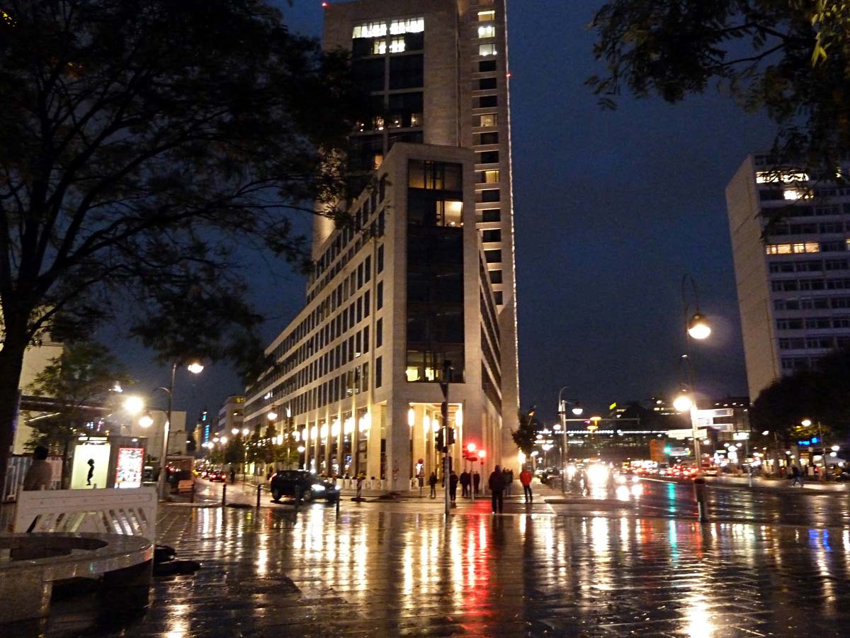 Kant-/Hardenbergstrae - Zoofenster (119 m; Waldorf Astoria Berlin)