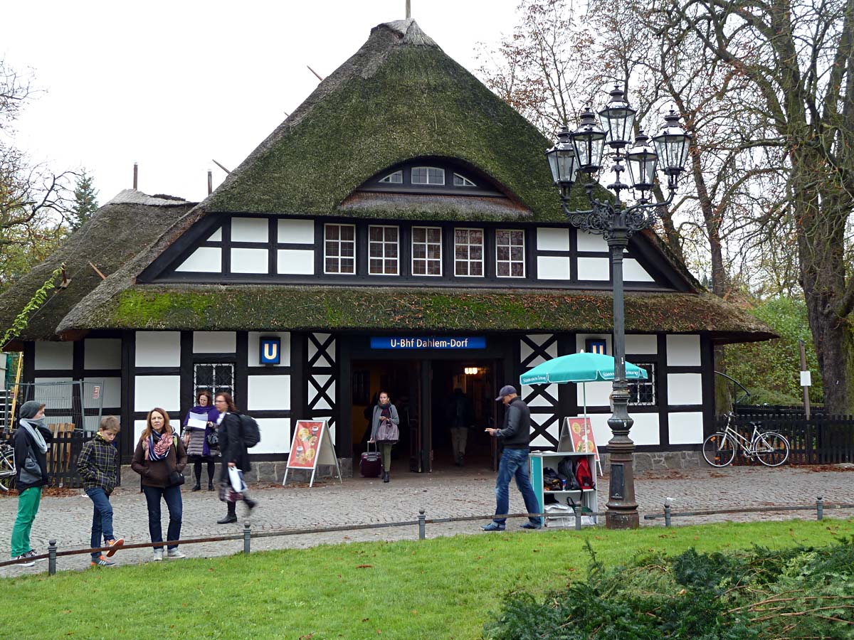 U-Bahnhof Dahlem-Dorf (1913, Rekonstr. 1980)