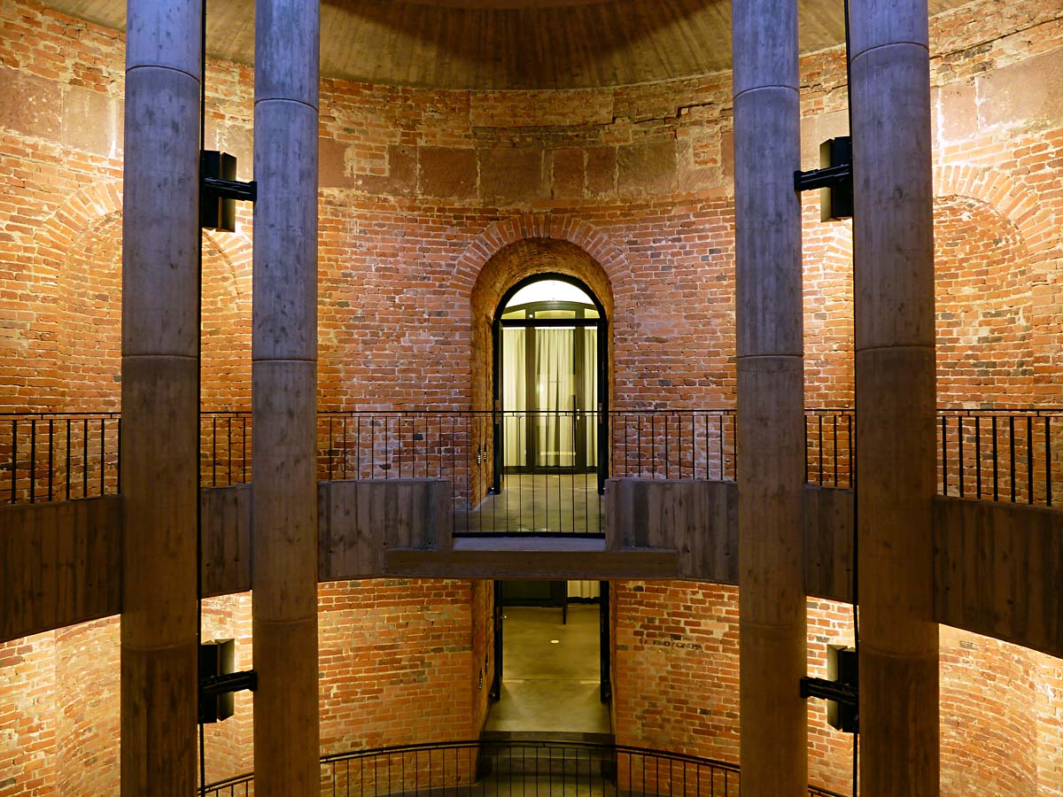 Deutscher Dom - neues Treppenhaus im rekonstr. Kuppelturm (1983-96)