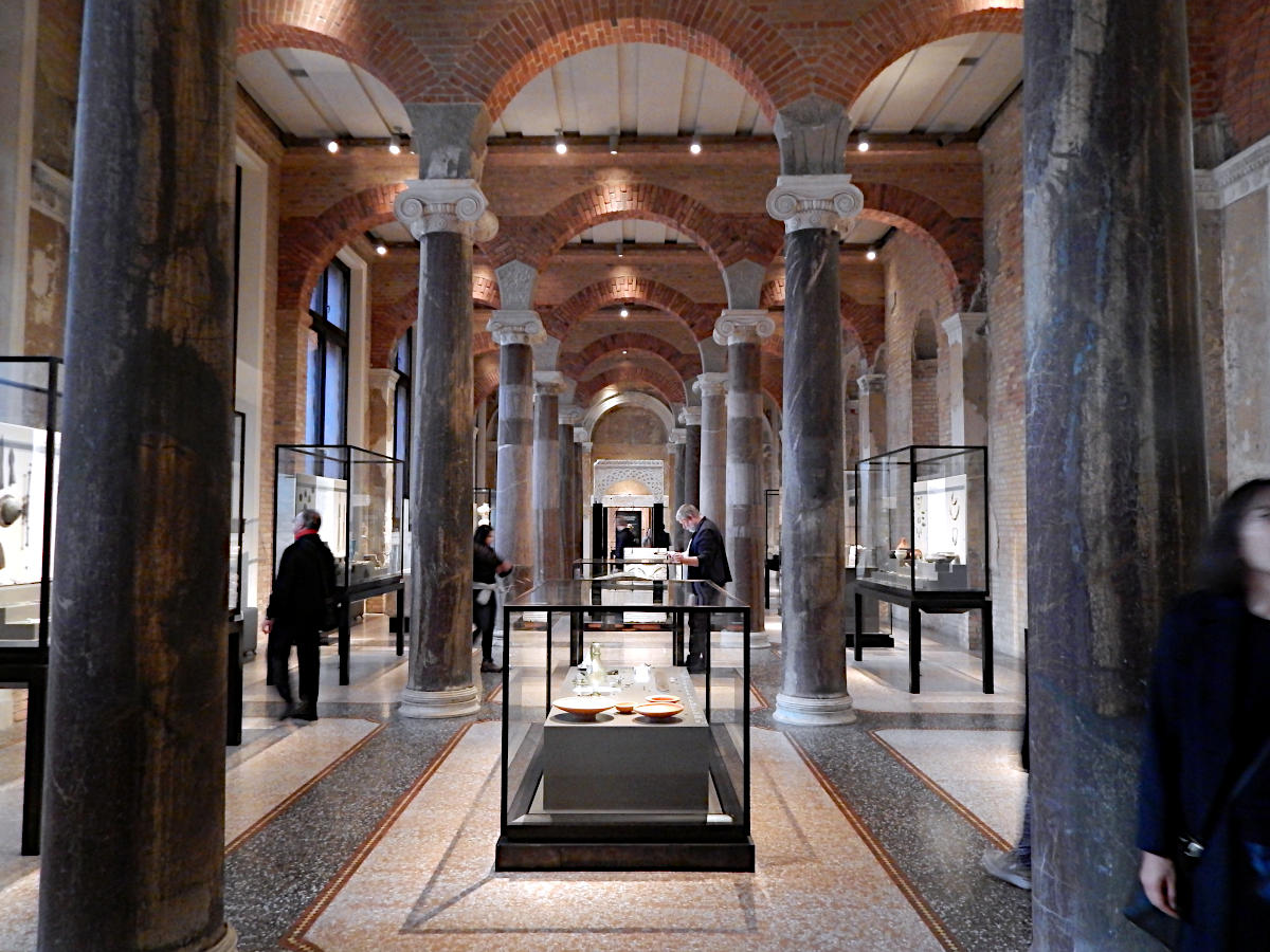 Museum fr Vor- und Frhgeschichte - Moderner Saalt