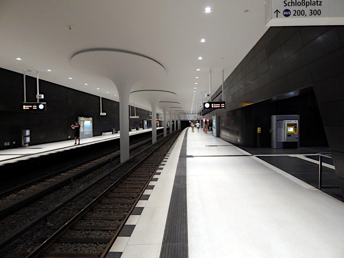 U-Bahnstation Rotes Rathaus (2013-20)