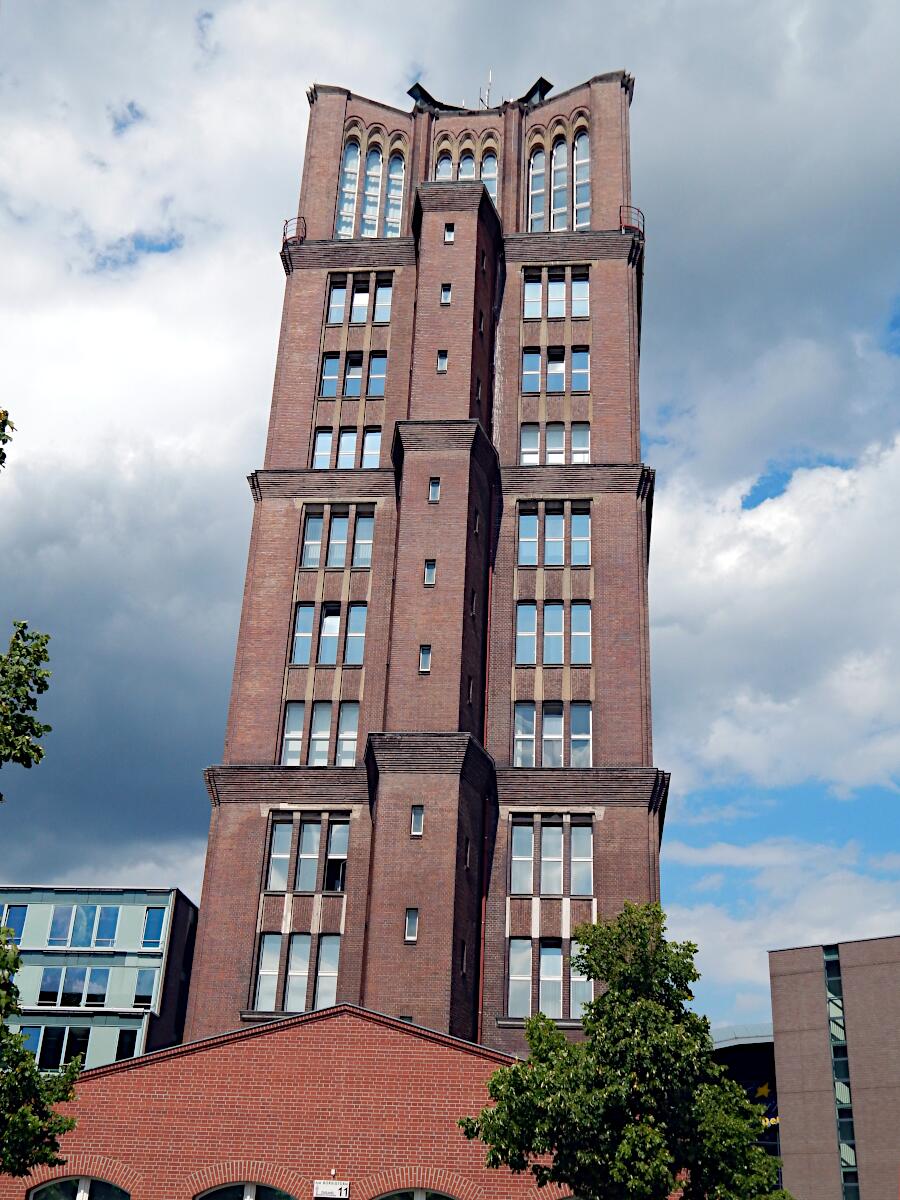 Borsigturm (1922-24; 65m)