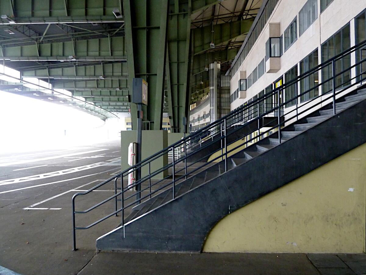 Flughafen Berlin-Tempelhof (1936-41) - Flugsteighalle