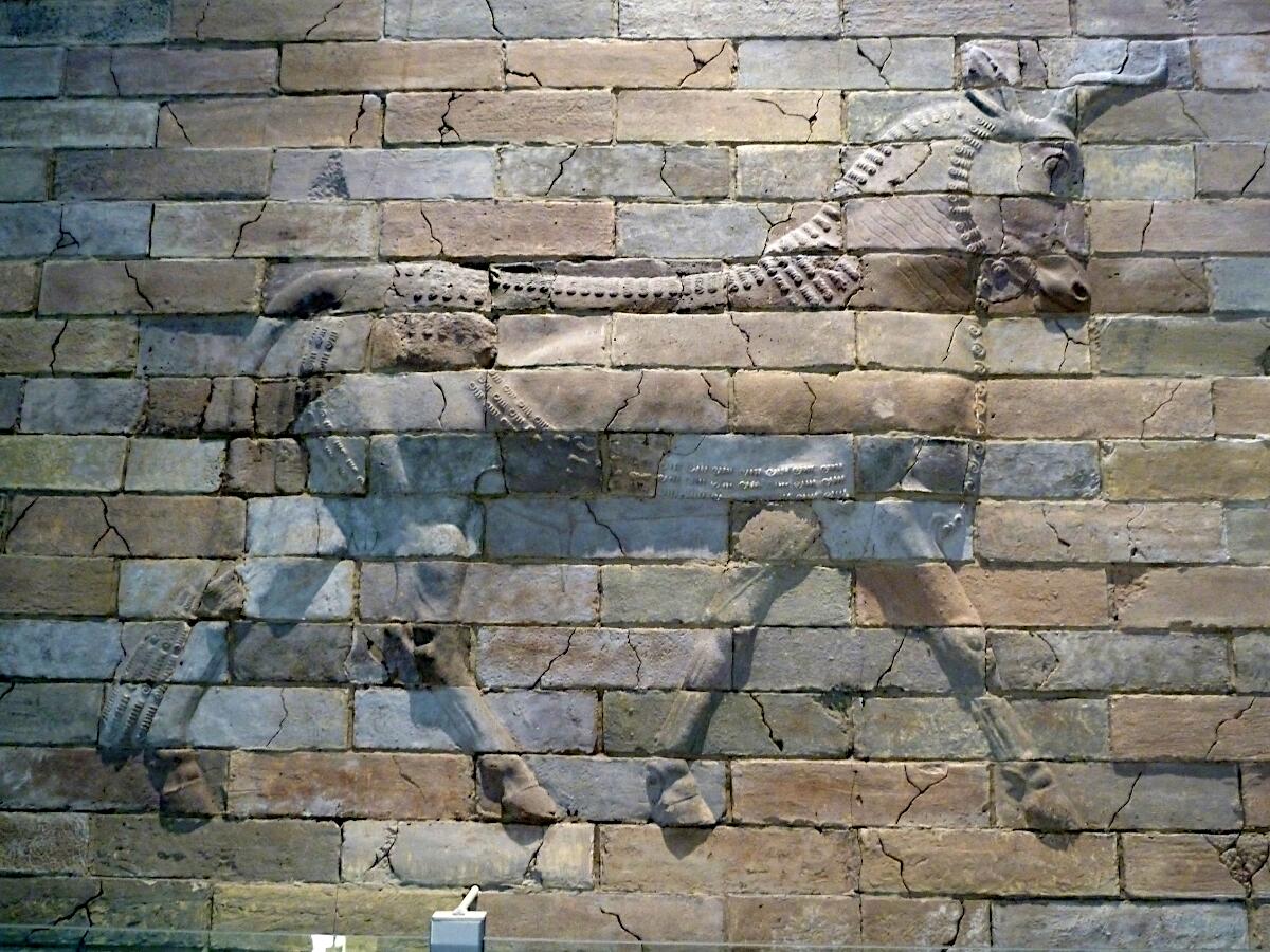 Vorderasiatisches Museum - Tonziegelrelief Stier (6. Jh.v.Chr.)