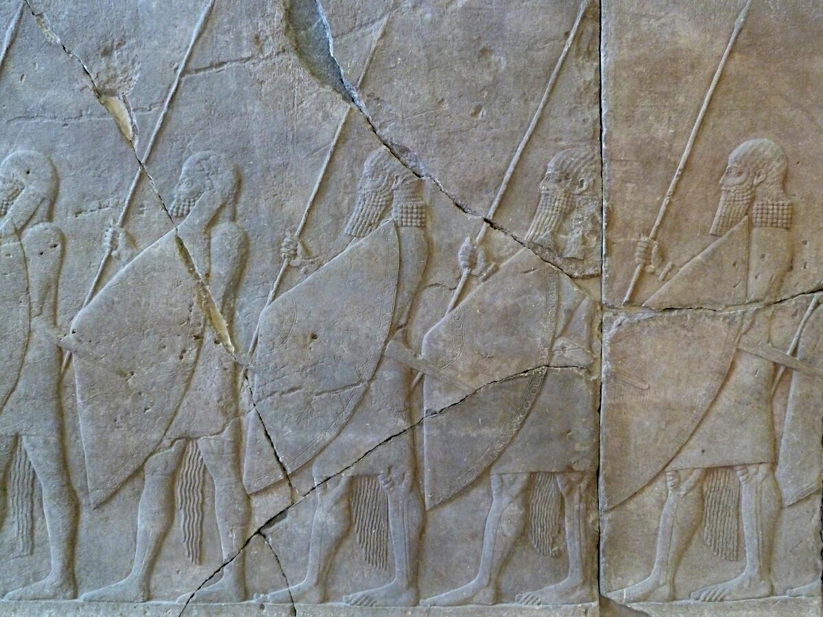 Vorderasiatisches Museum - Prozession von Soldaten und Musikanten (Sanherib; 704681 v.Chr.)
