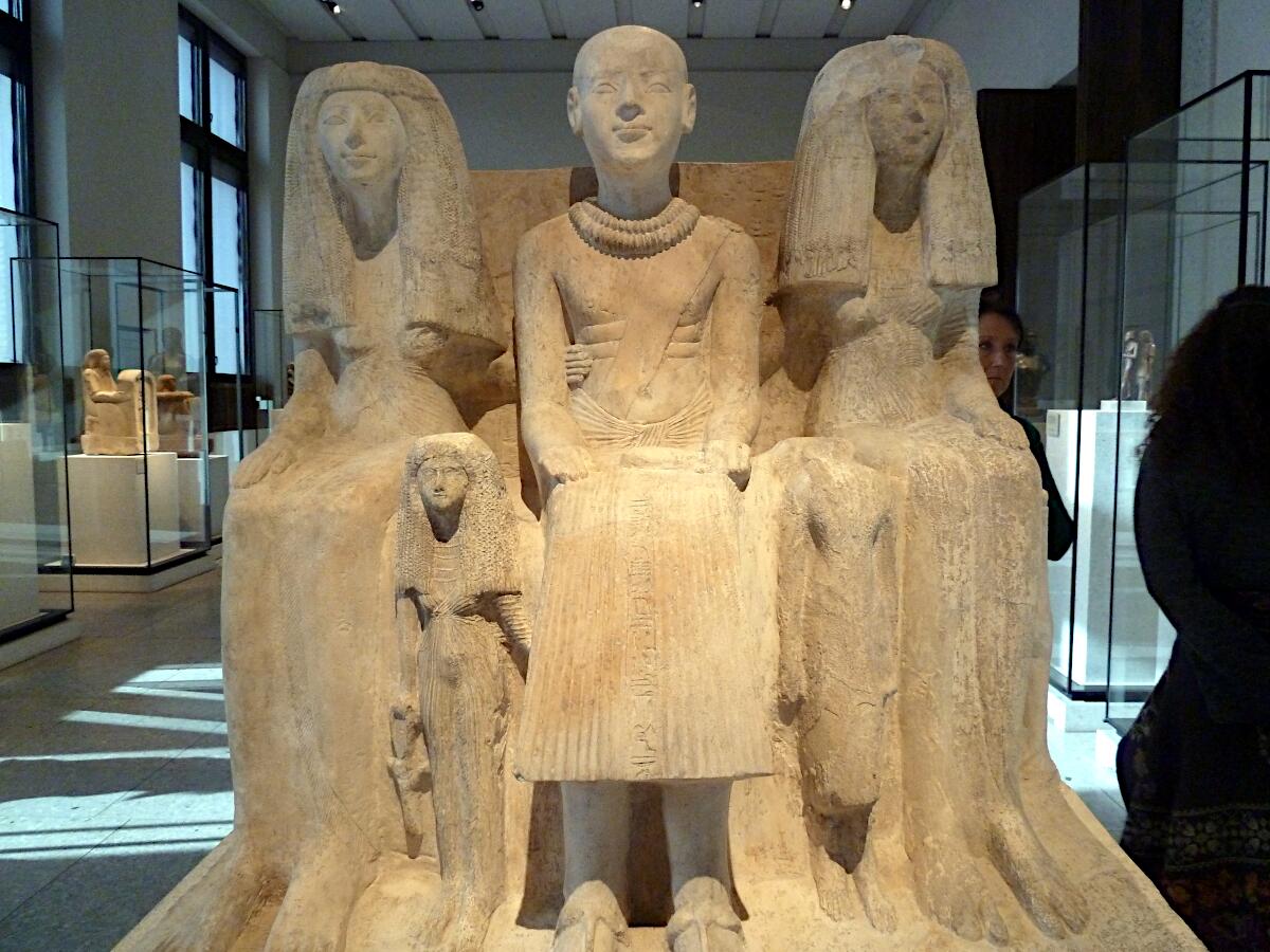 gyptisches Museum - Familienbildnis des Ptahmai und seiner Frau Hatschepsut (19. Dynastie)