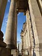 Reichstag - Sulen vor dem Eingangsportal