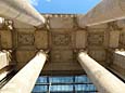 Reichstag - Sulen vor dem Eingangsportal
