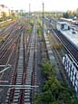 Blick von der Bsebrcke - Mauerverlauf zwischen Prenzlauer Berg (links) und S-Bahnhof Bornholmer Strae in Wedding (rechts)