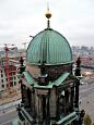 Berliner Dom - Sdturm (im Hintergrund Baustelle Stadtschloss)