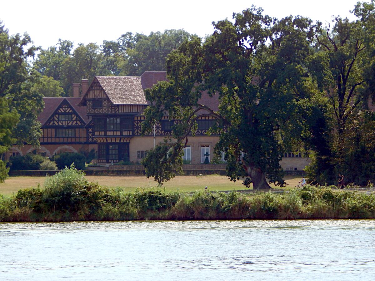 Schloss Cecilienhof (1913-17)